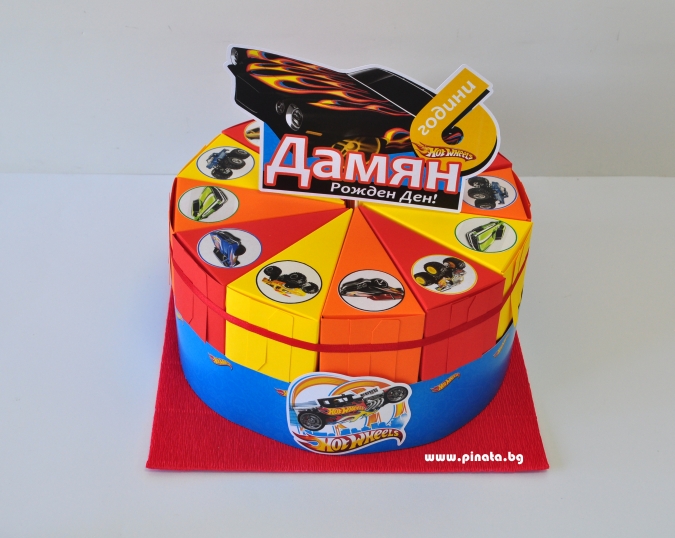 Хартиена торта с тематична декорация и персонализация Хот Уилс