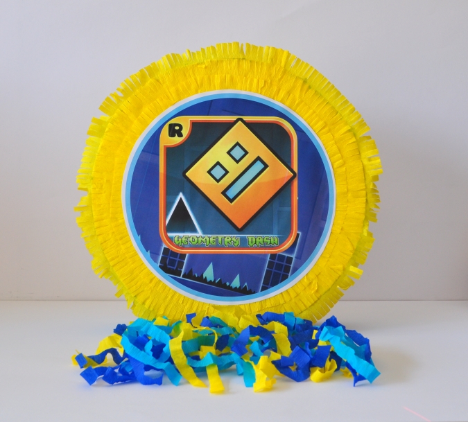 Пинята Геометри Даш / Geometry Dash, две лица 40х40 см